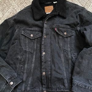 Levi’s Men’s Jean Sherpa Trucker Jacket size XL